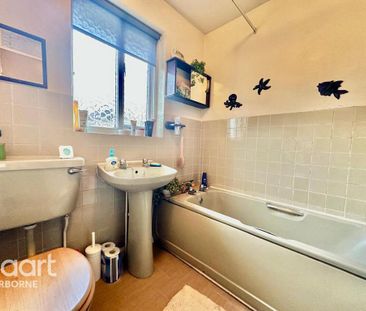 2 bedroom semi-detached house to rent - Photo 4