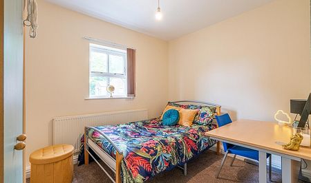 Spacious 6 bed House - Photo 5