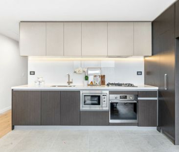 Beautiful 1 Bedroom Apartment - Walk to Metro, Shops & Cafes! - Photo 4