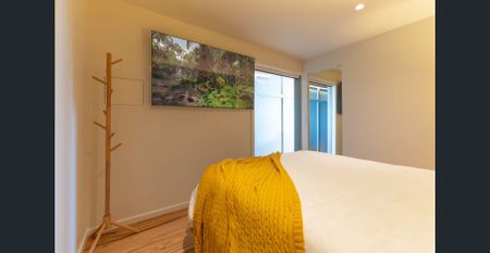 Luxury 1 Bedroom Riverside Apartment - Photo 3