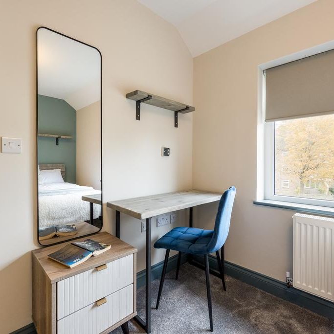 1 bedroom in a house share to rent - Photo 1