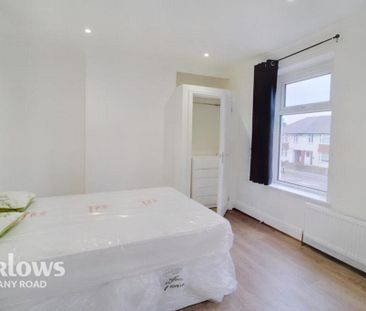4 bedroom terraced house to rent - Photo 4