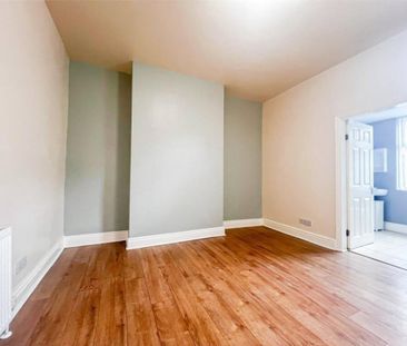 4 bedroom terraced house to rent - Photo 3
