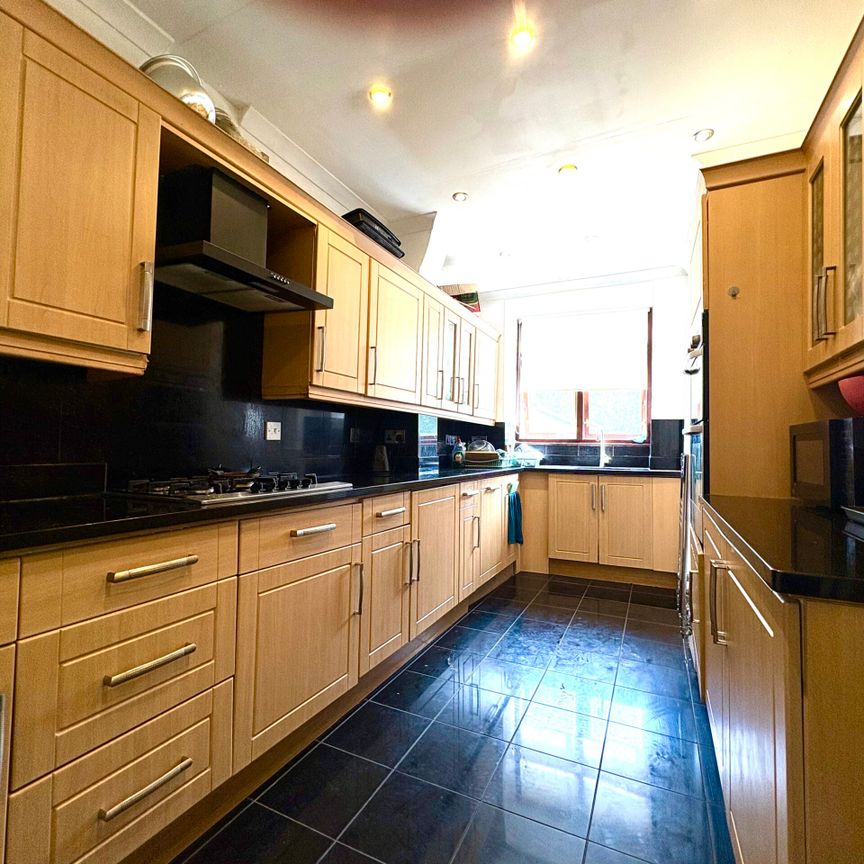Ferrers Avenue, West Drayton - Photo 1