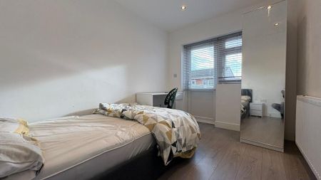 1 bedroom house of multiple occupation to rent - Photo 2