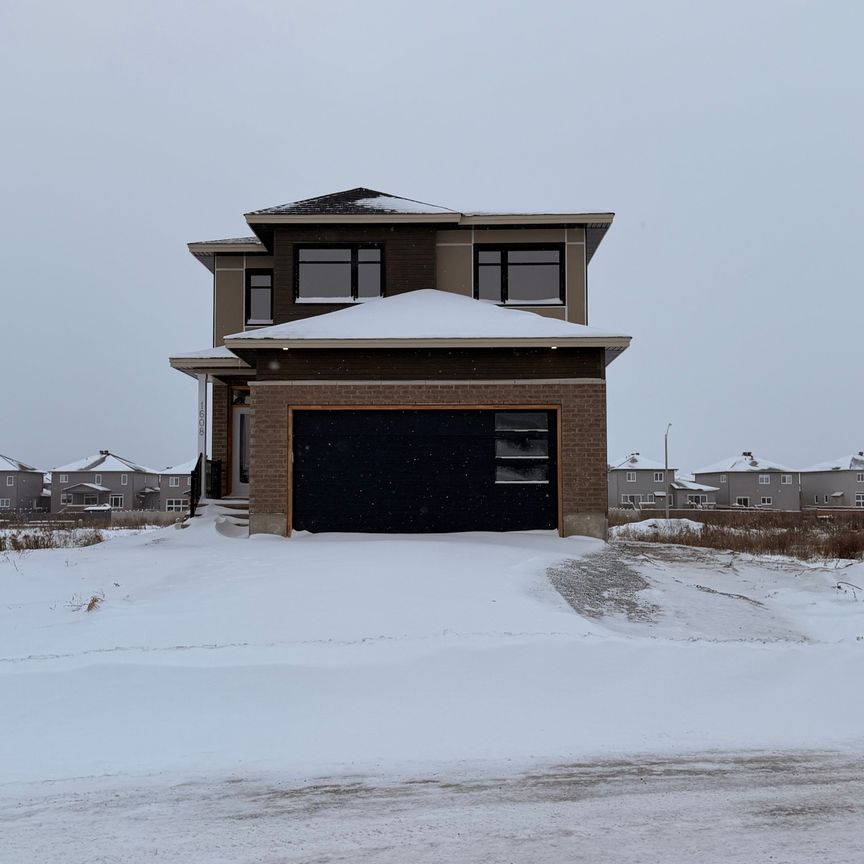 For Lease - 1608 Quarry Street, Russell, Ontario - Photo 1