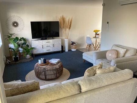 Charming 2BR Epsom Unit in double Grammar zone - Photo 4