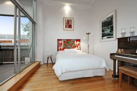 The Art Of Warehouse Living In Iconic Surroundings! - Photo 2