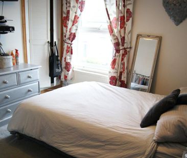 2 bedroom terraced house to rent - Photo 2