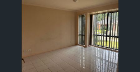 4-Bedroom Home Walking Distance to the Beach - Photo 4