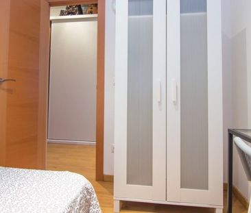 Carrer de Joaquín Costa, Valencia, Valencian Community 46005 - Photo 2