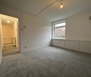 3 bedroom flat to rent - Photo 5