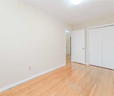 For Lease - 5479 Schueller Crescent, Burlington, Ontario - Photo 6