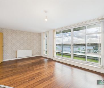 Pegler Way, Crawley - Photo 2