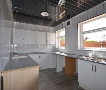 2 bedroom terraced house to rent - Photo 2