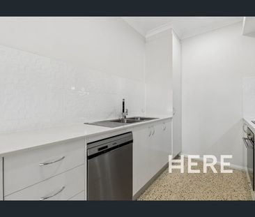 Easy-Care Living in the Heart of East Victoria Park - Photo 2