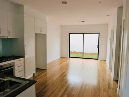 2/64 Mount Pleasant Road, Nunawading, Melbourne - Photo 3