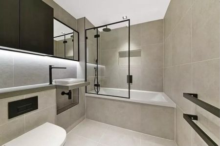 Room in a Shared Flat, Exchange Gardens, SW8 - Photo 3