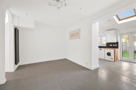 4 Bed End Terrace, Mostyn Road, SW19 - Photo 5