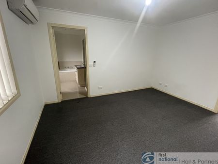 Three bedroom unit! - Photo 2