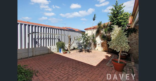 Beautifully Presented 3x2 Villa in Quiet Cul-de-Sac - Photo 1