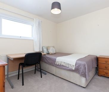 Beechey Avenue, Marston - Photo 5