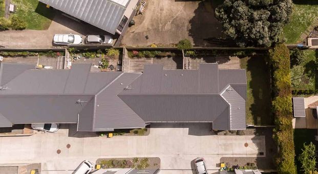 Modern 4 Brm Townhouse - Photo 1