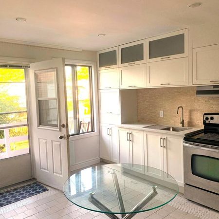 SUPERBE HAUT DUPLEX TT MEUBLÉ/INCLUS-6MN M°D'IBERVILLE-HEC-UDEM-POLY - Photo 3