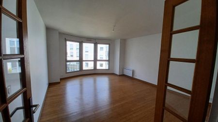location Appartement T3 DE 76.6m² À LE KREMLIN BICETRE - Photo 2