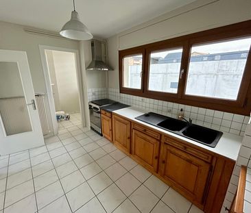 Location Appartement 3 pièces 80m² AUBENAS 07200 - Photo 1