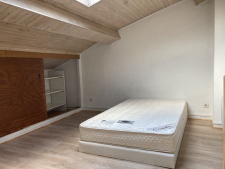 T2 EN DUPLEX AVEC TERRASSE - TARARE - Photo 3