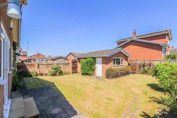 Marriott Grove, Wakefield, WF2 - Photo 1