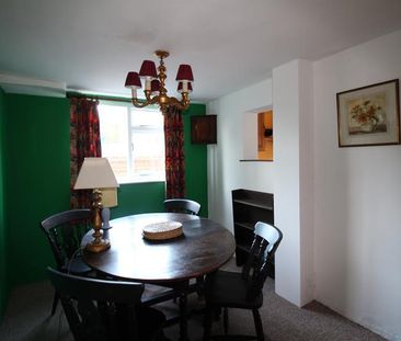 2 bedroom cottage to rent - Photo 2