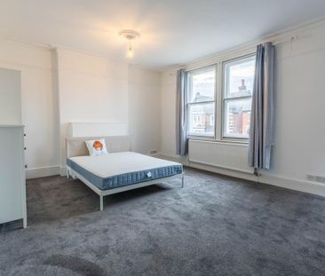 1 bedroom in a house share to rent - Photo 3