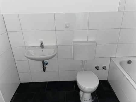 Barrierearme Wohnung mit Balkon und 2 Zimmern in freundlicher Lage von Menden - Photo 3