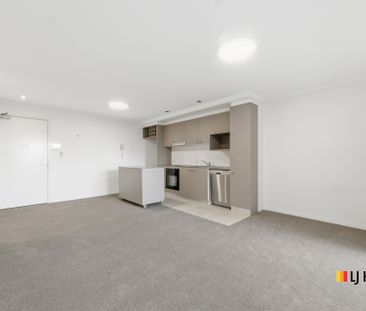 1 Bedroom Apartment Close to Light Rail - Photo 3