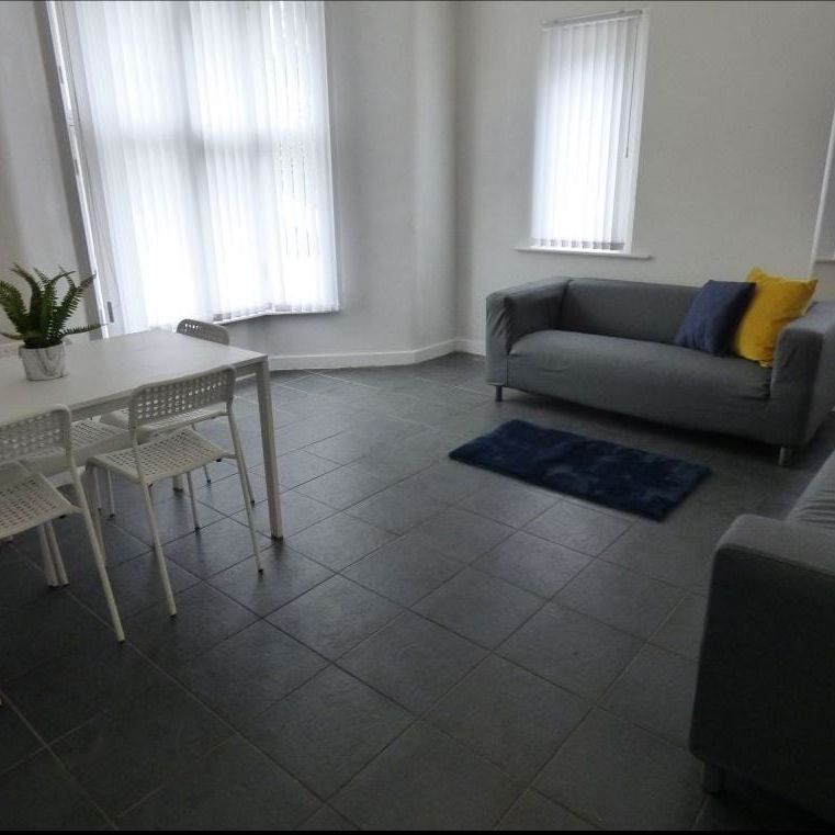 9 Bed Detached House, Smithdown Road, L15 - Photo 1