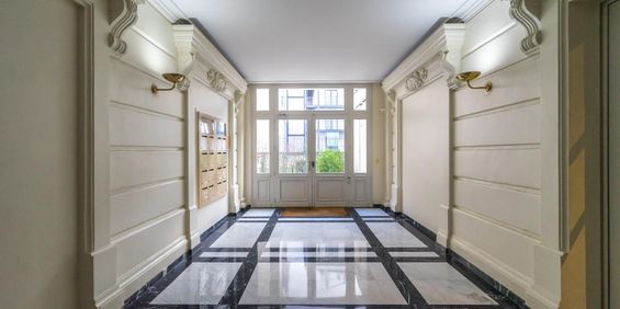 location Appartement T5 DE 260.7m² À PARIS - Photo 3