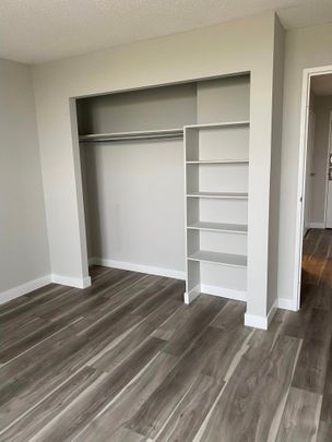 Manitoba, 364 & 424 Princeton Drive, R8N 0A2, Thompson - Photo 1