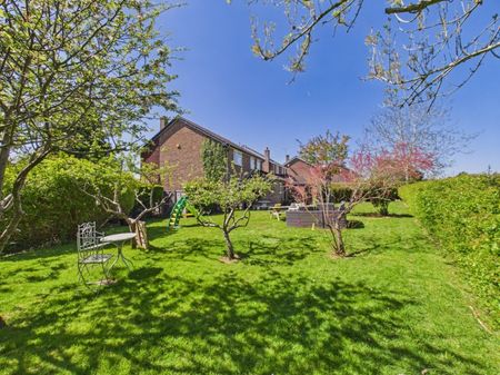 Chessfield Park, Amersham, Buckinghamshire,HP6 - Photo 2