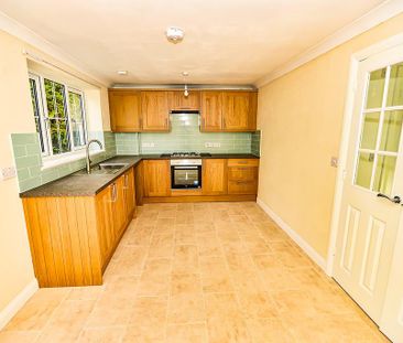 2 bedroom semi-detached house to rent - Photo 3