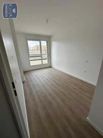 Appartement à louer 4 pièces 92.81m² - Photo 2