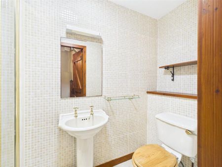 2 bedroom end of terrace house to rent - Photo 5