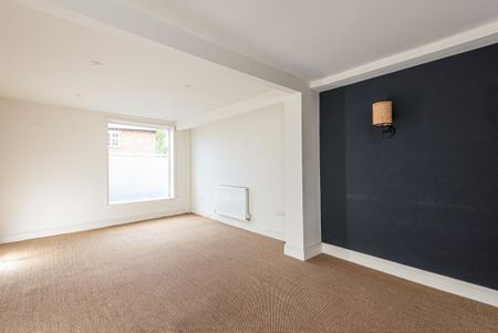 4 bedroom semi-detached house to rent - Photo 2