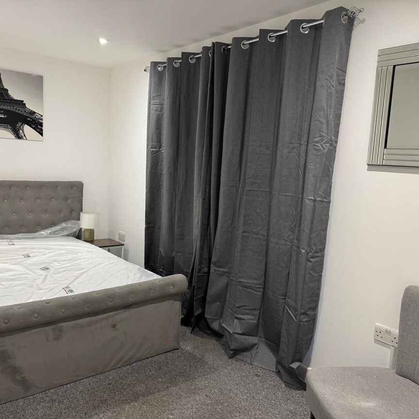 Room in a Shared Flat, Old Kent Road, SE15 - Photo 1