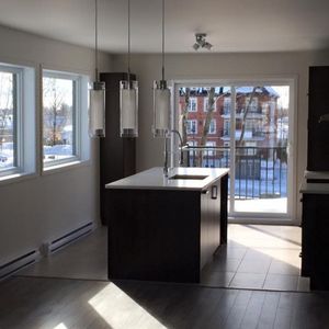 Condo De Luxe à Louer - Photo 2