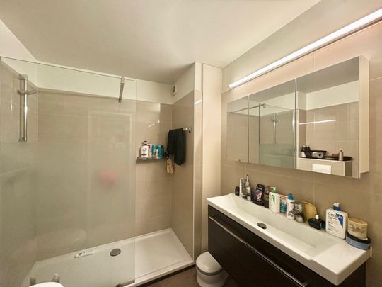 Ruim 2-slaapkamerappartement met uniek zicht op het Stadspark - Photo 1