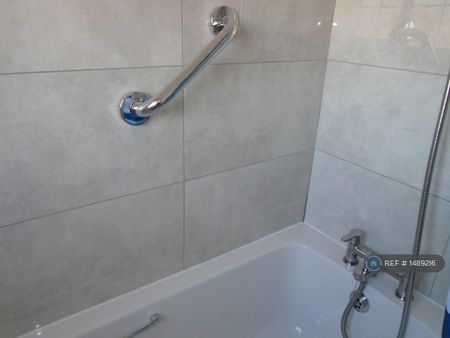 1 bedroom terraced house to rent - Photo 2