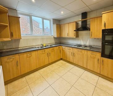 2 bedroom end of terrace house to rent - Photo 6