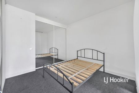 Premium Waterfront View apartment in CBD! - Photo 3